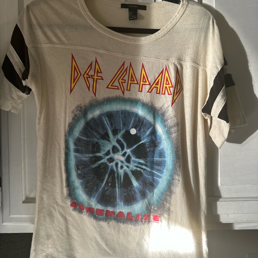 Def Leppard Cream Graphic Kids T-Shirt